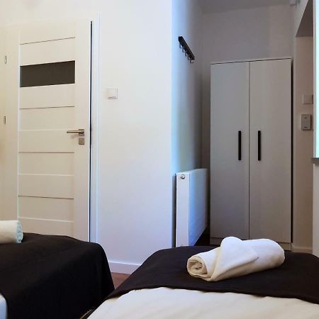 Apartamenty Metro Targowek Warszawa Exteriör bild