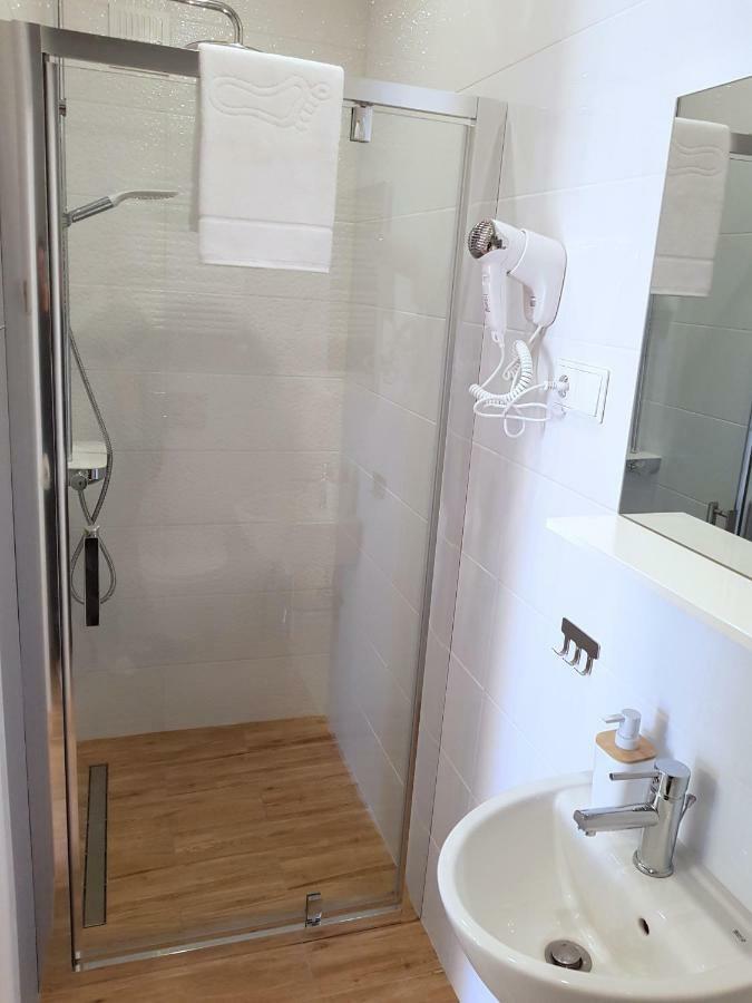 Apartamenty Metro Targowek Warszawa Exteriör bild