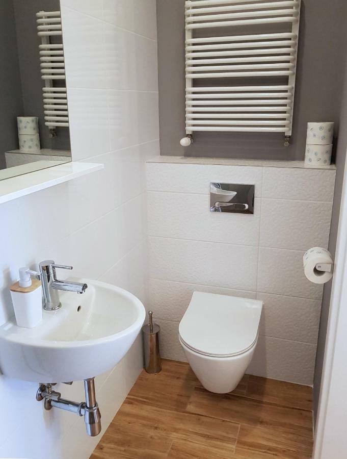 Apartamenty Metro Targowek Warszawa Exteriör bild